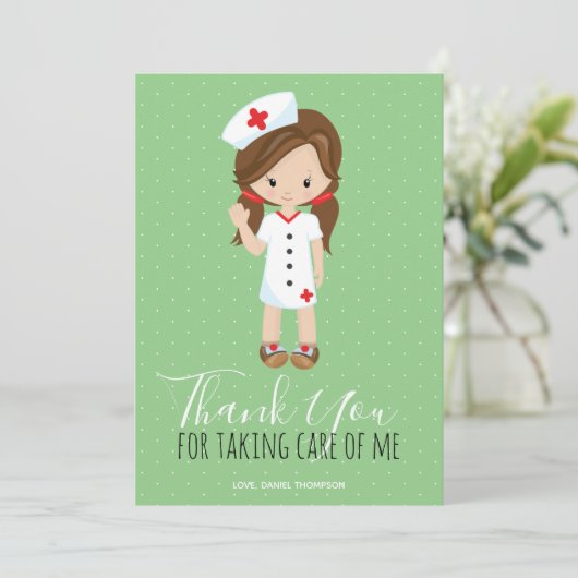 Danke Mint Green Script Brown Hair Nurse (Stehend Vorderseite)