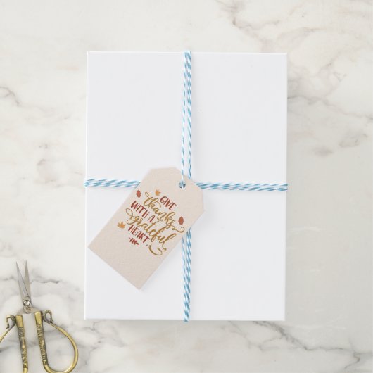 Danke mit Dankbarkeit für Herztypografie Geschenkanhänger (Mit Garn)