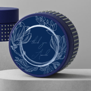 Danke Name Magnolie Floral Rauchblau Navy Runder Aufkleber