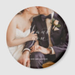 Danke, Script Wedding Foto Magnet<br><div class="desc">Vielen Dank für Ihre Hochzeitsmagnete für Ihre Familie und Freunde, die an Ihrer Hochzeitsfeier teilgenommen haben. Passen Sie mit Ihrem Foto und Ihren Namen an. Diese können als Gastgeschenk Hochzeit genutzt oder als Dankeschön nach der Zeremonie verschickt werden. Kontaktieren Sie mich über den unten stehenden Button, wenn Sie Hilfe bei...</div>