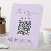 Danke-Skript-Herz-Scan-Mich-QR-Code-Logo lila Sockelschild (In Situ)