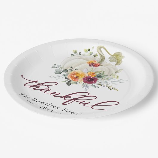 Dankenswerter Burgundy Floral Pumpkin Erntedank Pappteller (Schrägansicht)