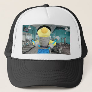 Danny Duck im Gym Truckerkappe