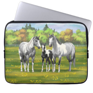 Daple Gray Pinto Paint Horses In Summer Pasta Laptopschutzhülle