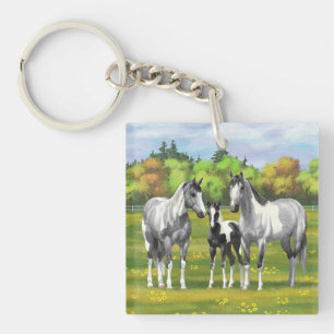 Daple Gray Pinto Paint Horses In Summer Pasta Schlüsselanhänger