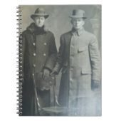 Dapper Brothers in Overcoats RPPC B&W Foto Image Notizblock (Vorderseite)