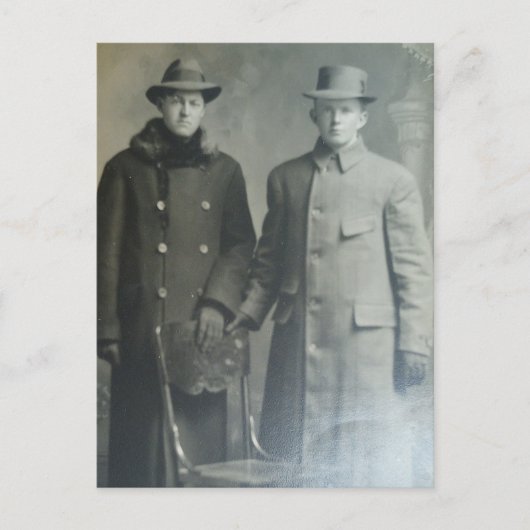 Dapper Brothers in Overcoats RPPC B&W Foto Image Postkarte (Vorderseite)