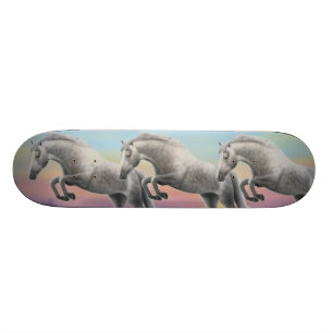 Dappled graues Pferdespringendes Skateboard