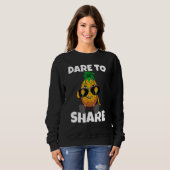 Dare To Share Swinger Upside Down Sunglasses Pinea Sweatshirt (Vorne ganz)