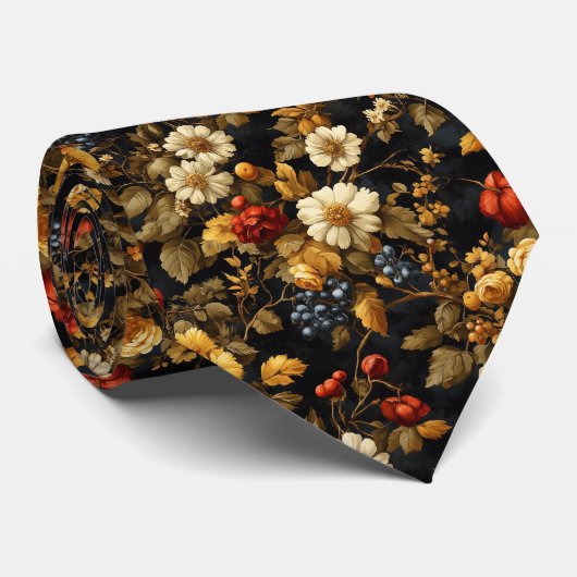 Dark Academia Floral Krawatte (Gerollt)