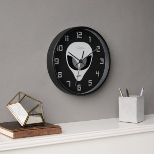 Dark Alien Clock Wanduhr
