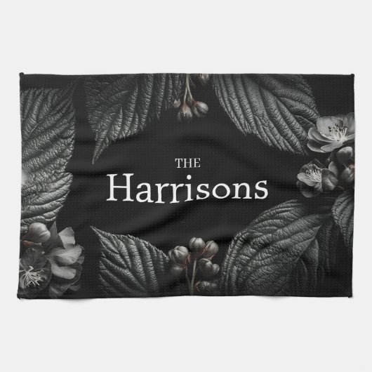 Dark and Moody Floral Frame mit Individuelle Name Geschirrtuch (Horizontal)