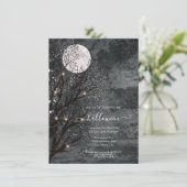 Dark and Moody Full Moon Halloween Tree Einladung (Stehend Vorderseite)