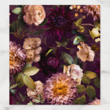 Dark and Moody Romantic Floral Brautparty