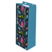 Dark Background under Sea Marine Life Cartoon Geschenktüte Für Weinflaschen (Vorderseite Schrägansicht)