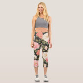 Dark Bloom Serenit Bloom Pink Roses Romantik Capri Leggings (Vorderseite)
