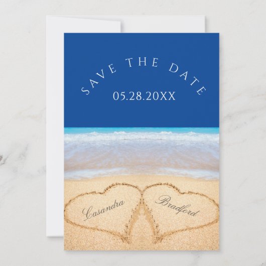 Dark Blue Beach 2 Herz in der Sandhochzeit Einladung (Rückseite)