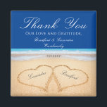 Dark Blue Beach 2 Herz in der Sandhochzeit Magnet<br><div class="desc">Dark Blue Beach Hochzeit 2 Herzen in der Sand Hochzeitspapier Teller. Hochzeitsartikel am Strand sind auf einer großen Auswahl an Produkten für die perfekte Hochzeit am Strand erhältlich.</div>