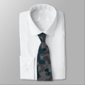 Dark Blue Camouflage in Charcoal Gray Krawatte (Gebunden)