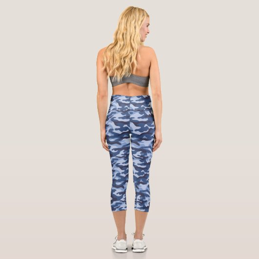 Dark Blue Camouflage Pattern Capri Leggings (Rückseite)