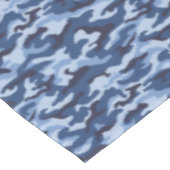 Dark Blue Camouflage Pattern Tischdecke (Schrägansicht)