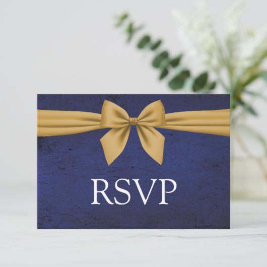 Dark Blue Gold Bow RSVP Karte (Stehend Vorderseite)