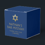 Dark Blue Gold Personalisiert Bar Mitzvah Geschenkschachtel<br><div class="desc">Elegante moderne blau-goldfarbene klassische Bar mitzvah "danke" personalisierte quadratische Gefälligkeitsbox mit individuelle Name,  Datum und Star of David.</div>