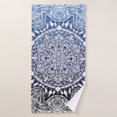 Dark Blue Gradient Mandala Pattern Badehandtuch (Badehandtuch)
