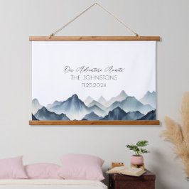 Dark Blue Mountain Watercolor Wedding Guest Book Wandteppich Mit Holzrahmen