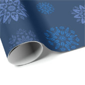 Dark Blue Snowflake Pattern Geschenkpapier (Rolleneckpunkt)