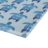 Dark Blue Tribal Honu Turtles Schneidebrett (Ecke)