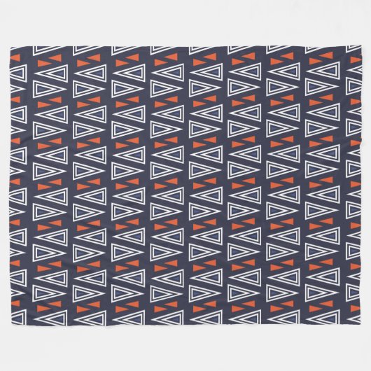 Dark Blue und Red Geometric Triangle Pattern Fleecedecke (Vorderseite (Horizontal))
