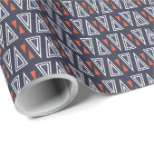 Dark Blue und Red Geometric Triangle Pattern Geschenkpapier (Rolleneckpunkt)