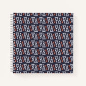 Dark Blue und Red Geometric Triangle Pattern Notizblock (Vorderseite)