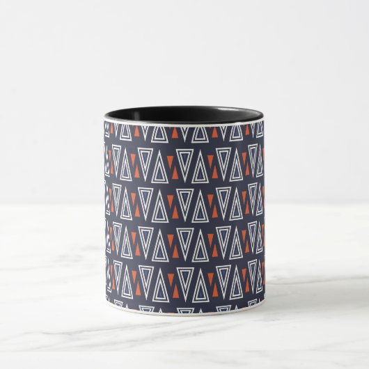 Dark Blue und Red Geometric Triangle Pattern Tasse (Zentrum)
