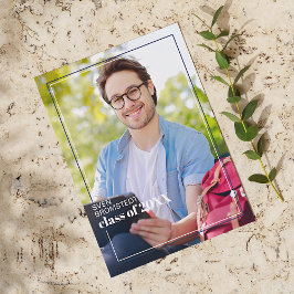 Dark Blue White Minimalistisch Abschluss Ankündigung