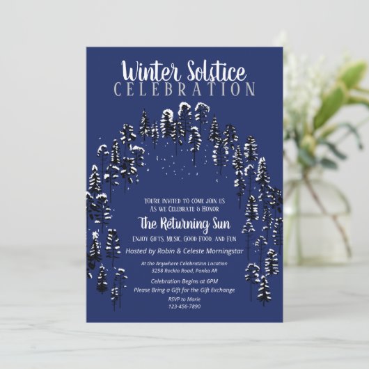 Dark Blue Winter Solstice Weihnachten Snow Forest Einladung (Stehend Vorderseite)