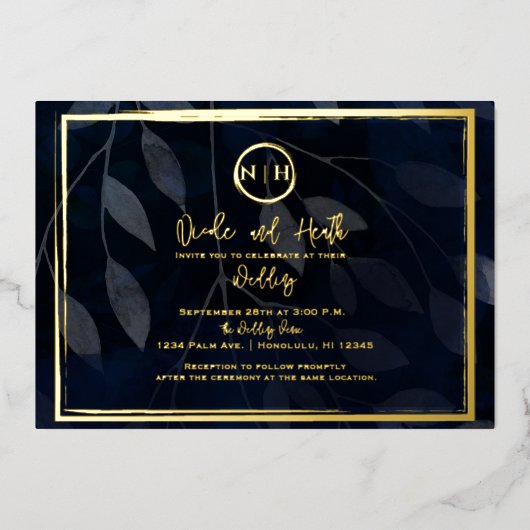 Dark Botanical Elegant Navy Blue & Gold Wedding Folieneinladung (Vorderseite)