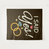 Dark Brown sagte ich Yes Engagement Party Wandteppich (Vorderseite (Horizontal))