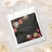 Dark Burgundy & Cream Peonies Black Dusche Geschenktütchen (Ausgeschnitten)