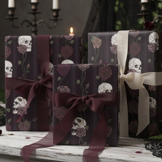 Dark Burgundy Gothic Skull & Rose Stripes Geschenkpapier