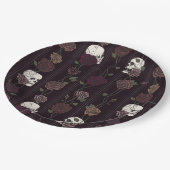 Dark Burgundy Gothic Skull & Rose Stripes Pappteller (Schrägansicht)