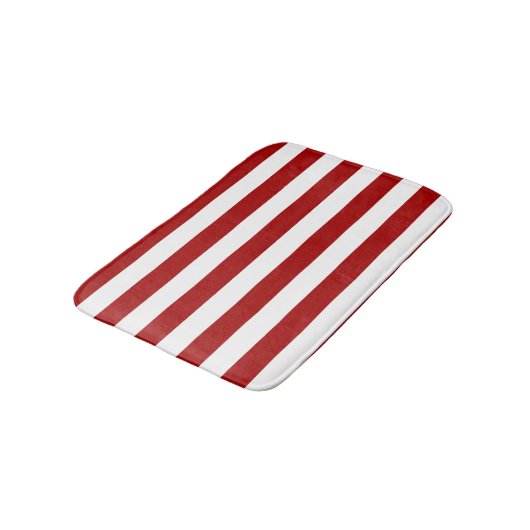 Dark Candy Apple Red and White Stripes Badematte (Schrägansicht)