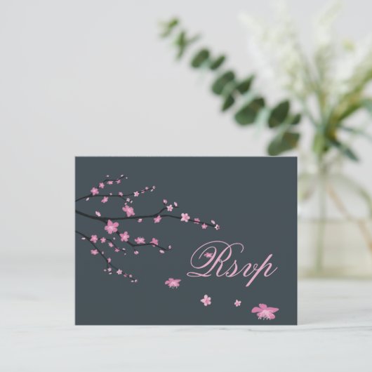 Dark Cherry Blossom Wedding RSVP Postkarten (Stehend Vorderseite)