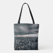 DARK CLOUVE ÜBER STADTGEBÄUDE TASCHE (Rückseite)