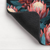 Dark Coral Bold Protea Floral Mousepad (Ecke)