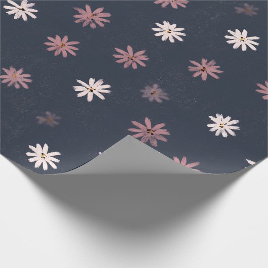 Dark Daisy Spring Gift Wrap Geschenkpapier (Ecke)