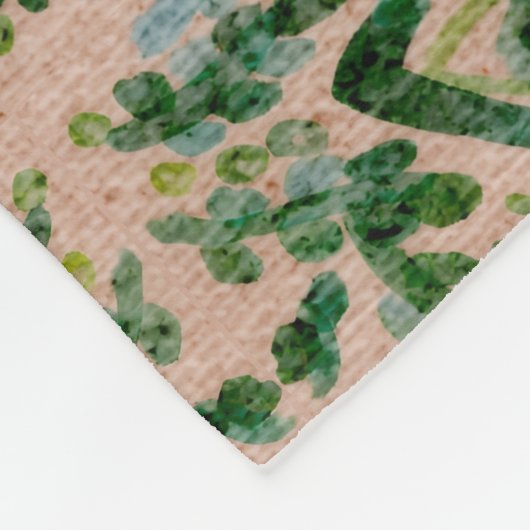 Dark Earth Damask-y Quatrefoil Fleecedecke (Ecke)