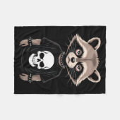 Dark Emo Raccoon With Skull Punk Style Alternative Fleecedecke (Vorderseite (Horizontal))