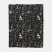 Dark Fantasy Gnome und Mushroom Pattern Fleecedecke (Vorderseite)